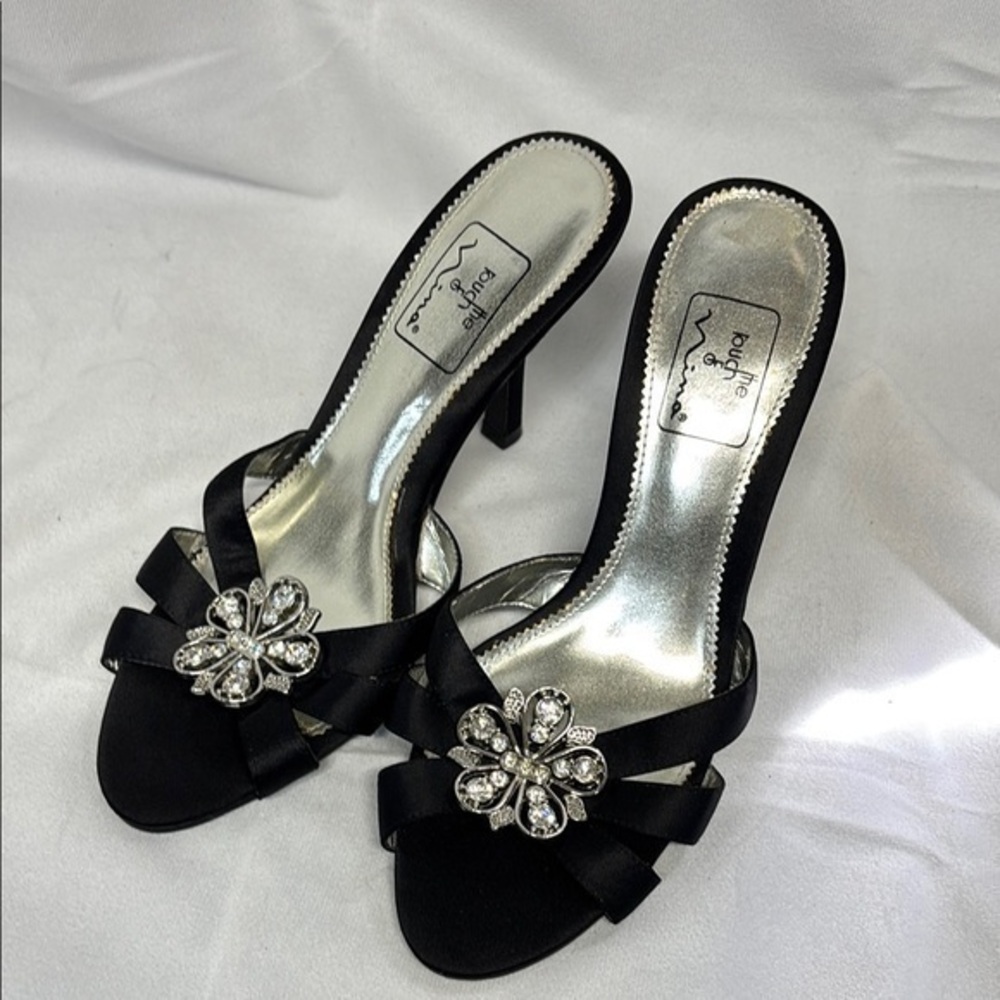 Nina Ricci The touch of Nina kitten heals blk silver jeweled slip on heel shoes